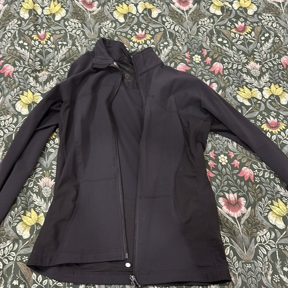 Lululemon light jacket - Picture 3 of 7